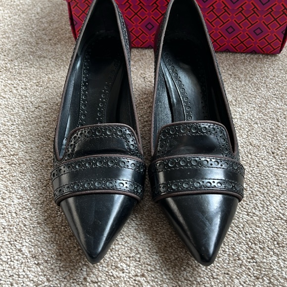 Tory Burch black leather with chocolate brown accent pumps. - Picture 2 of 8